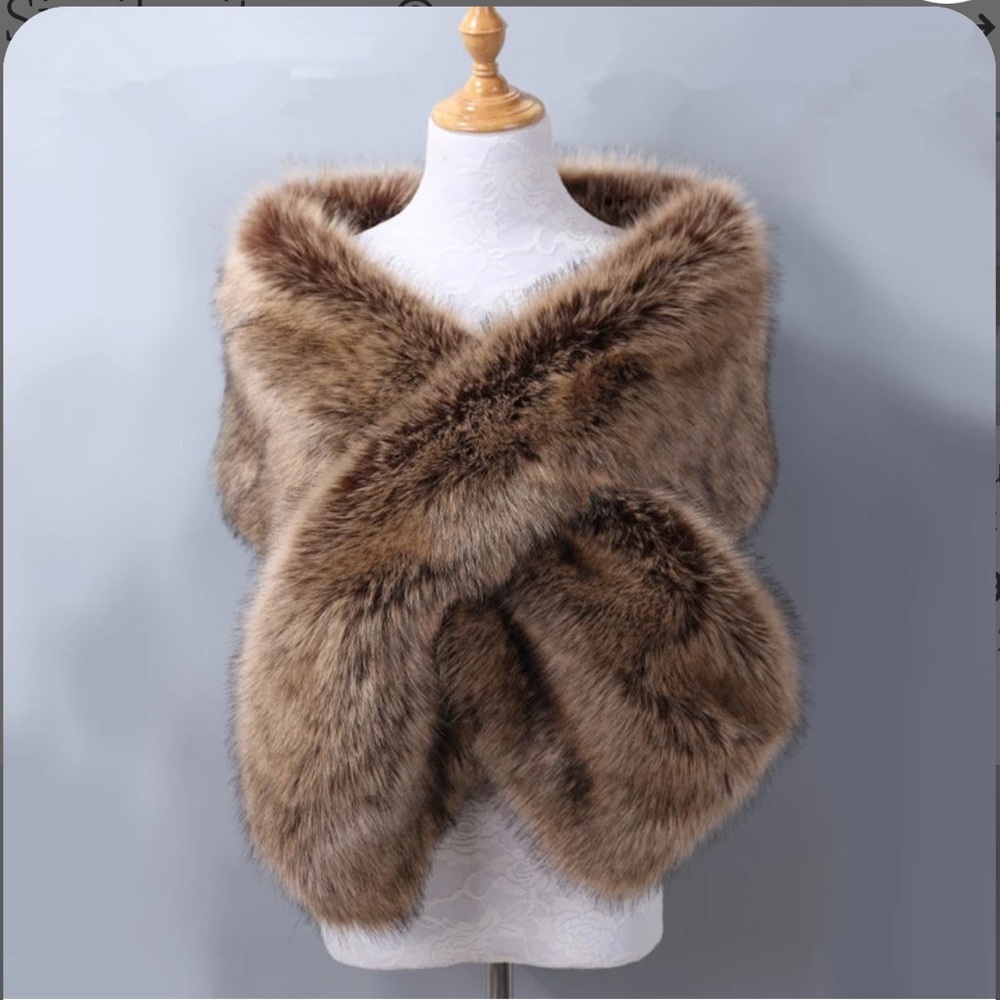 Sissily Designs Wedding & Events Faux Fur Shawl